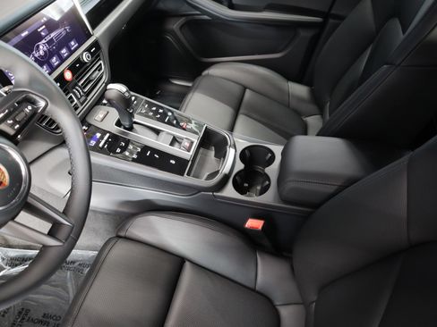 New 2026 Porsche Macan S image 17