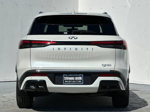Used 2023 INFINITI QX60 Luxe w/ Cargo Package FWD image 4