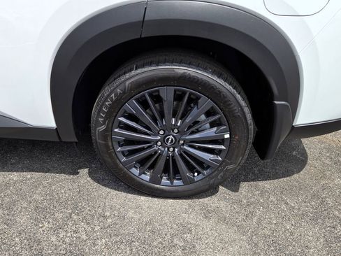 New 2026 Nissan Pathfinder SL w/ SL Premium Package FWD image 9