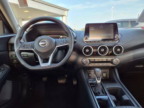 Used 2025 Nissan Sentra SV FWD image 17