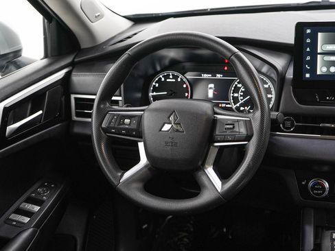 Used 2025 Mitsubishi Outlander ES AWD/4WD image 14