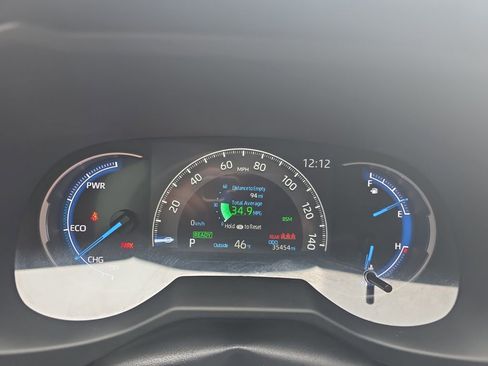 Used 2024 Toyota RAV4 LE AWD/4WD image 20