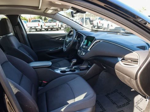 Used 2022 Chevrolet Malibu LT FWD image 15