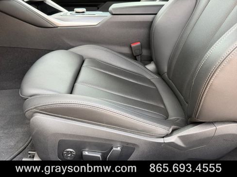 Used 2025 BMW M440i Coupe w/ Premium Package RWD image 11