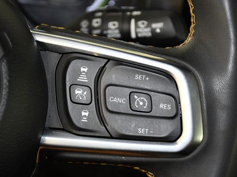 Used 2024 Jeep Wrangler Unlimited Sahara AWD/4WD image 21