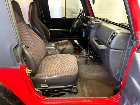 Used 1999 Jeep Wrangler Sport image 19