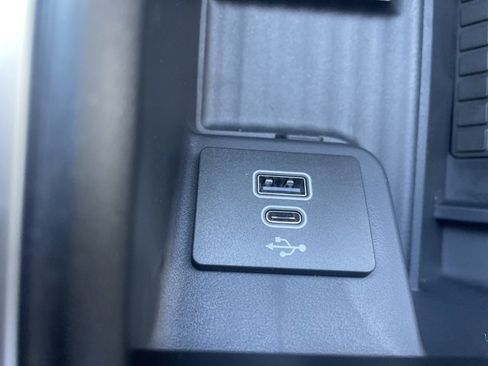 New 2025 Ford Expedition Active image 49