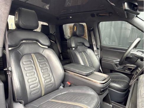 Used 2022 Rivian R1T Launch Edition image 4