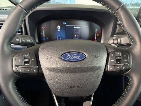 Used 2026 Ford Maverick Lobo AWD/4WD image 24
