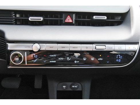 Certified 2024 Hyundai Ioniq 5 SEL RWD image 28