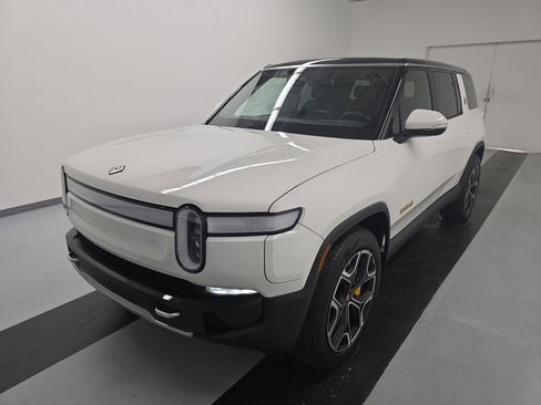 Used 2024 Rivian R1S Adventure AWD/4WD image 1