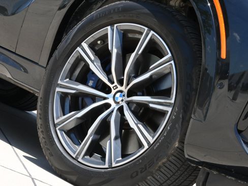 Used 2022 BMW X6 M50i AWD/4WD image 10