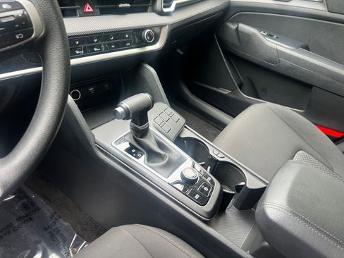 Used 2025 Kia Sportage LX FWD image 36