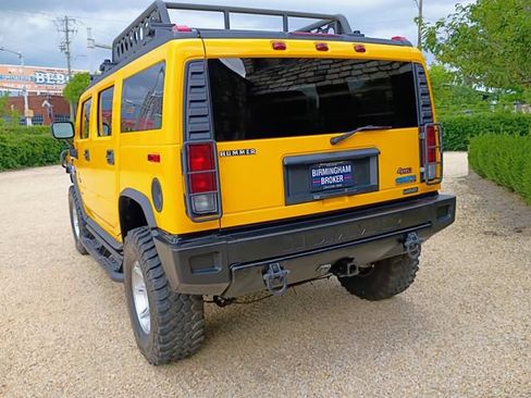 Used 2005 HUMMER H2 w/ Preferred Equipment Group AWD/4WD image 12