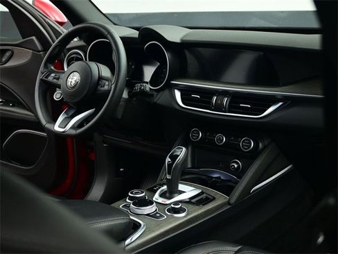 Used 2022 Alfa Romeo Stelvio Ti image 45