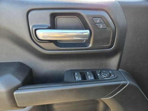 Certified 2025 Chevrolet Silverado 1500 Custom image 17