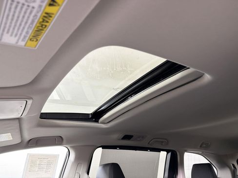 Used 2025 Honda Odyssey EX-L image 9