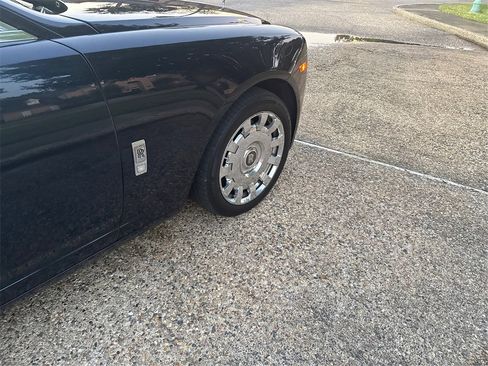 Used 2015 Rolls-Royce Ghost image 28