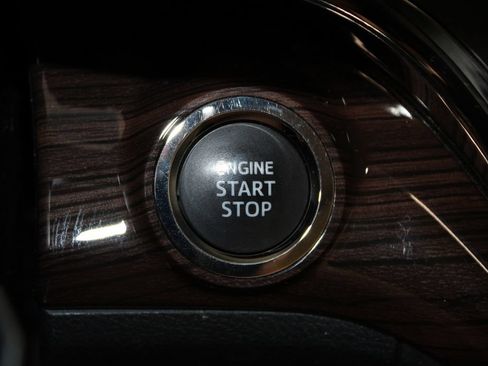 Used 2014 Toyota Avalon Limited FWD image 26