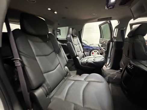 Used 2016 Cadillac Escalade Premium AWD/4WD image 33