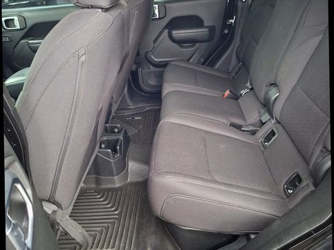 Used 2022 Jeep Gladiator Sport AWD/4WD image 9