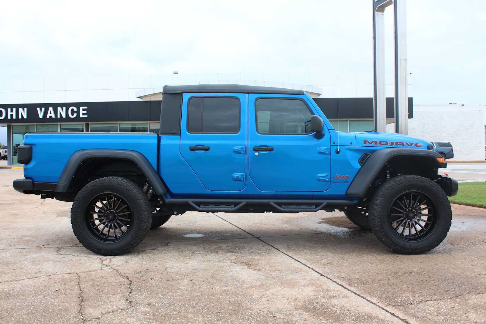 Used 2022 Jeep Gladiator Mojave w/ Cold Weather Group AWD/4WD image 16