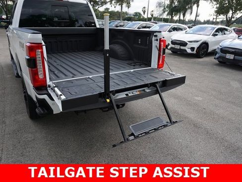 Used 2025 Ford F250 Lariat w/ Lariat Ultimate Package image 17