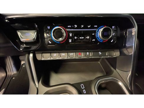 Used 2024 GMC Sierra 2500 Denali w/ Denali Reserve Package AWD/4WD image 14
