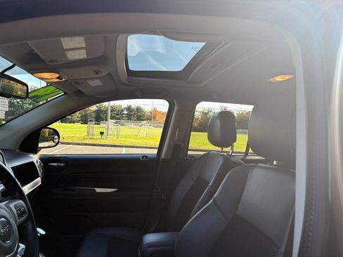 Used 2014 Jeep Compass Latitude w/ Sun/Sound Group image 19