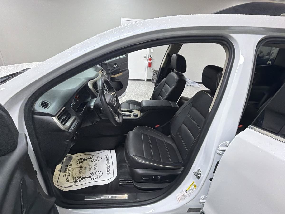 Used 2017 GMC Acadia Denali FWD image 11