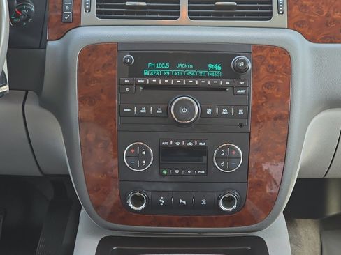 Used 2011 Chevrolet Tahoe LT w/ Luxury Package image 24