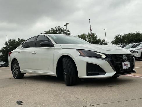 New 2026 Nissan Altima 2.5 SV FWD image 3
