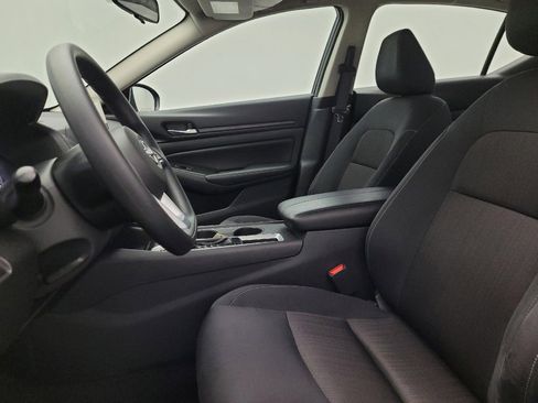 Used 2025 Nissan Altima 2.5 SV FWD image 17