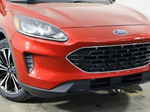 Used 2022 Ford Escape SE w/ SE Sport Appearance Package FWD image 45