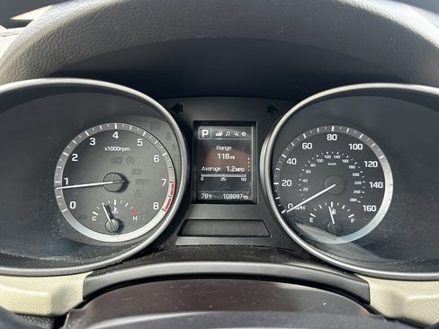 Used 2017 Hyundai Santa Fe Sport FWD image 19