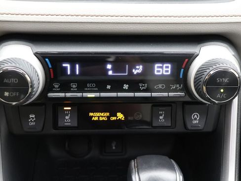 Used 2020 Toyota RAV4 XLE Premium AWD/4WD image 22