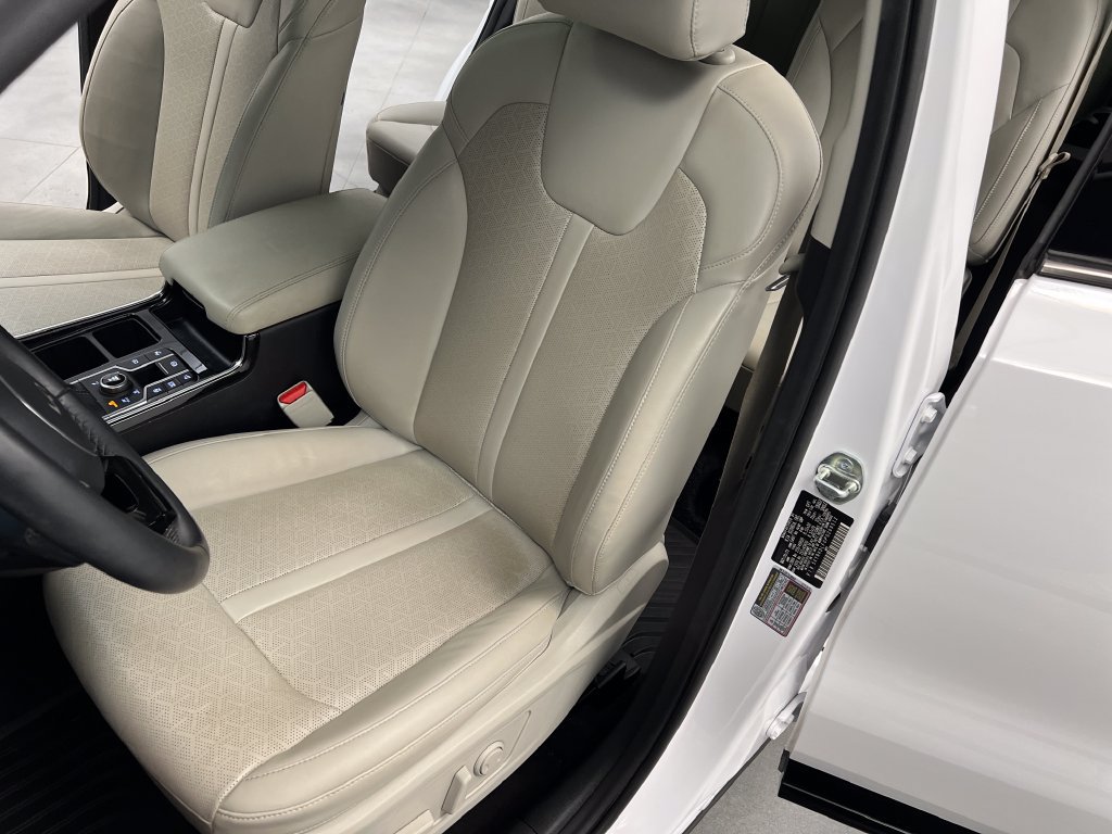 Used 2023 Kia Sorento SX AWD/4WD image 11