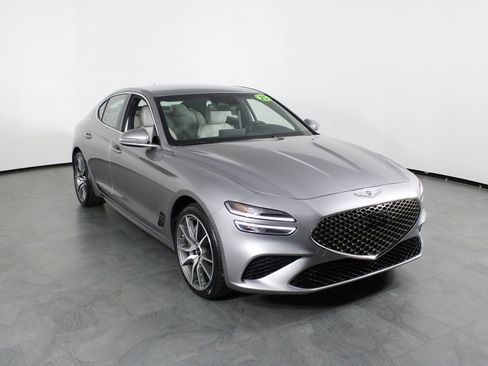 Used 2025 Genesis G70 2.5T image 12