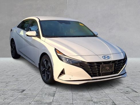 Used 2023 Hyundai Elantra SEL w/ Convenience Package image 1