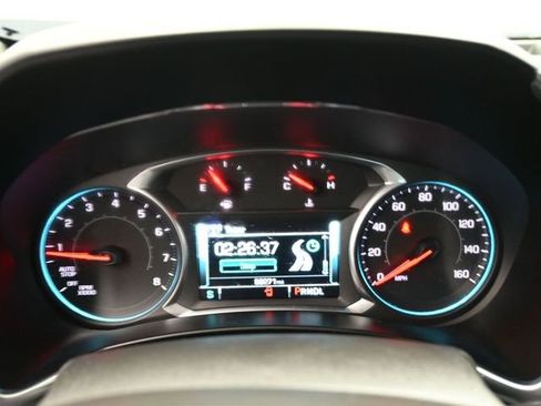 Used 2018 Chevrolet Equinox Premier image 16