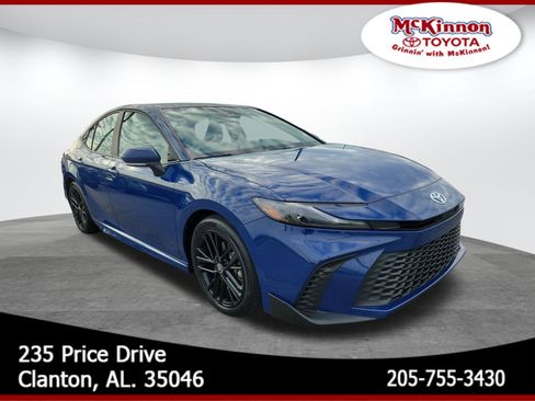 Certified 2025 Toyota Camry SE w/ Convenience Package image 1