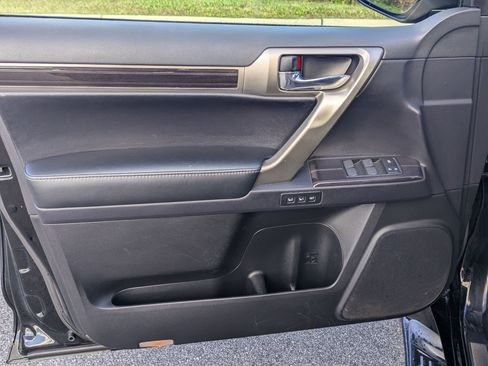 Used 2020 Lexus GX 460 Premium image 20