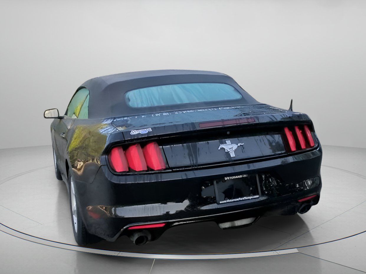Used 2016 Ford Mustang Convertible RWD image 23