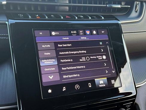 Certified 2023 Jeep Grand Cherokee L Laredo image 30