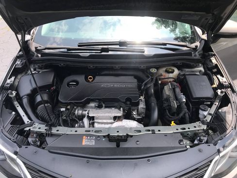 Used 2017 Chevrolet Cruze LT FWD image 8