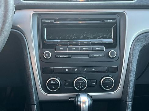 Used 2012 Volkswagen Passat 2.5 S FWD image 9