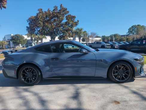 Used 2024 Ford Mustang Dark Horse image 11