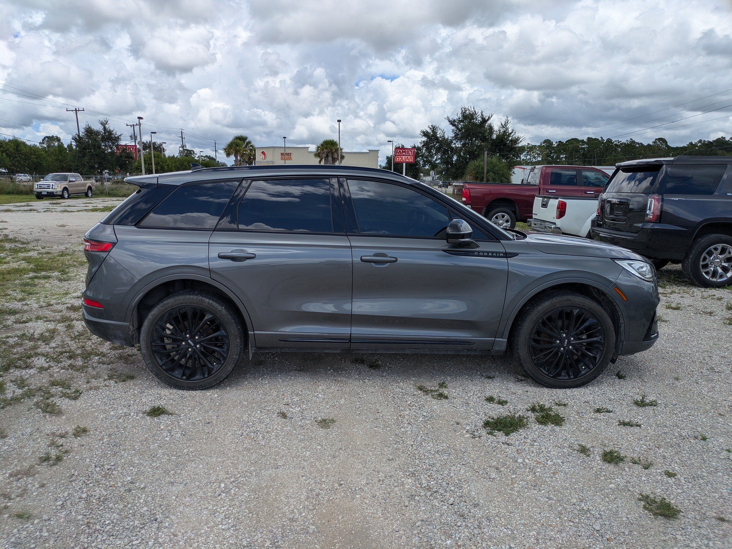 Used 2024 Lincoln Corsair Reserve w/ Equipment Group 201A FWD image 3