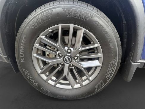 Used 2023 Nissan Rogue S AWD/4WD image 9