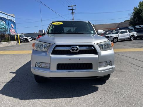 Used 2011 Toyota 4Runner SR5 AWD/4WD image 5